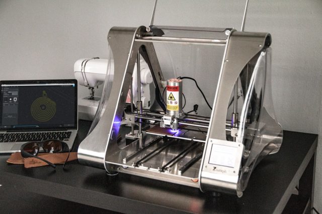 CNC stroje