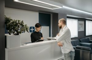 Skříňky a lavice od Alsanit: Ideální řešení pro Váš domov a zahradu